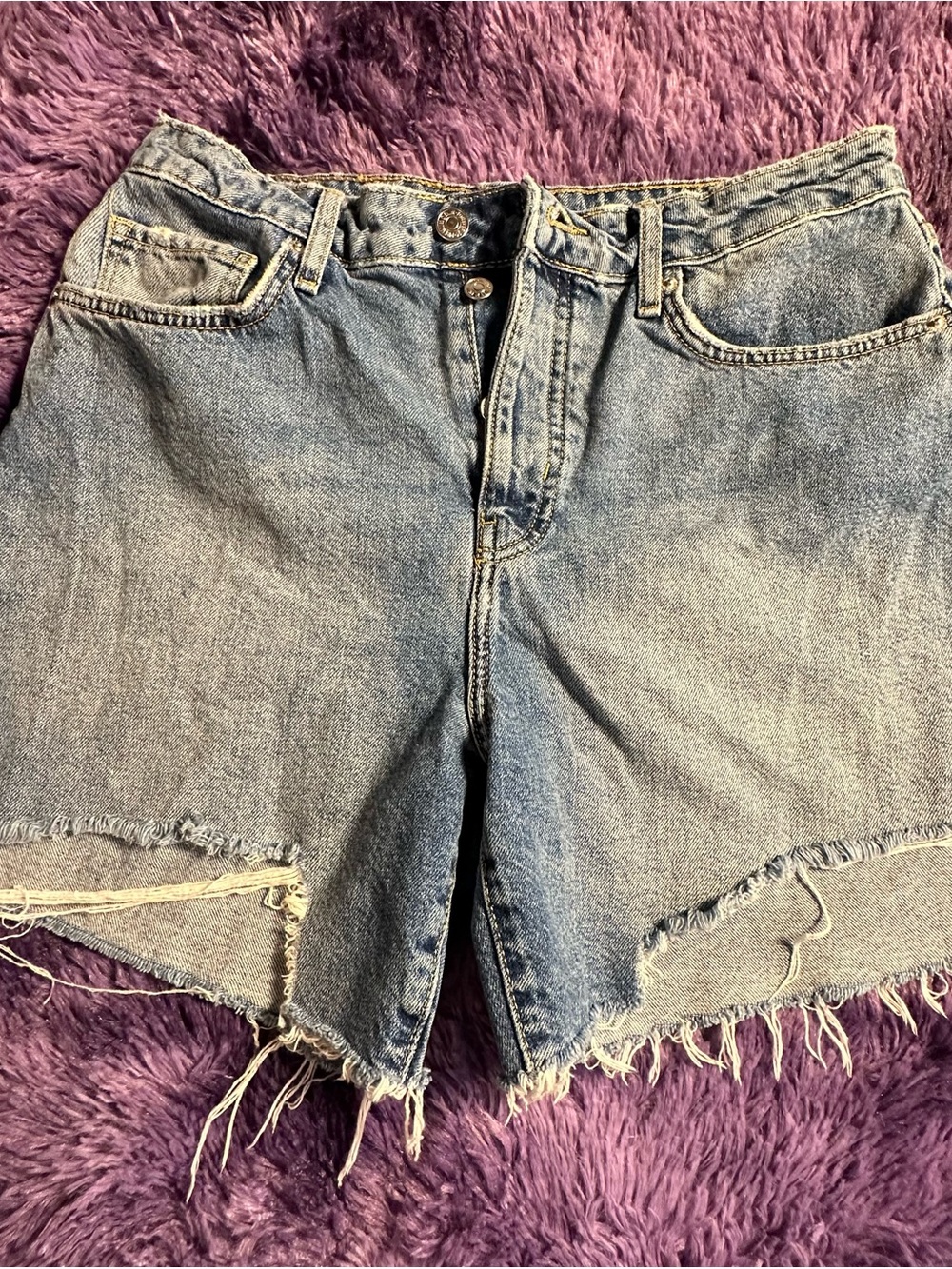 Forever 21 Light Blue Distressed Denim Shorts Size 11/29